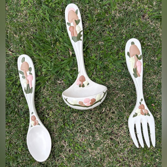 Other - Vintage Mushroom Oversized Ceramic Utensil Wall Hanging Decor Set